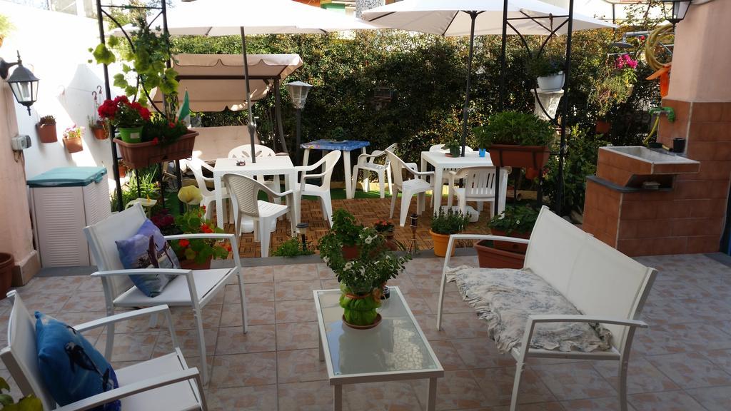 Beb I Delfini Di Casa Paola Bed & Breakfast Mascali Exterior foto