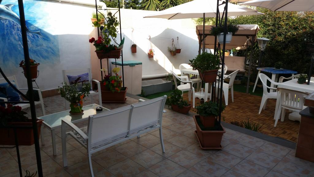 Beb I Delfini Di Casa Paola Bed & Breakfast Mascali Exterior foto